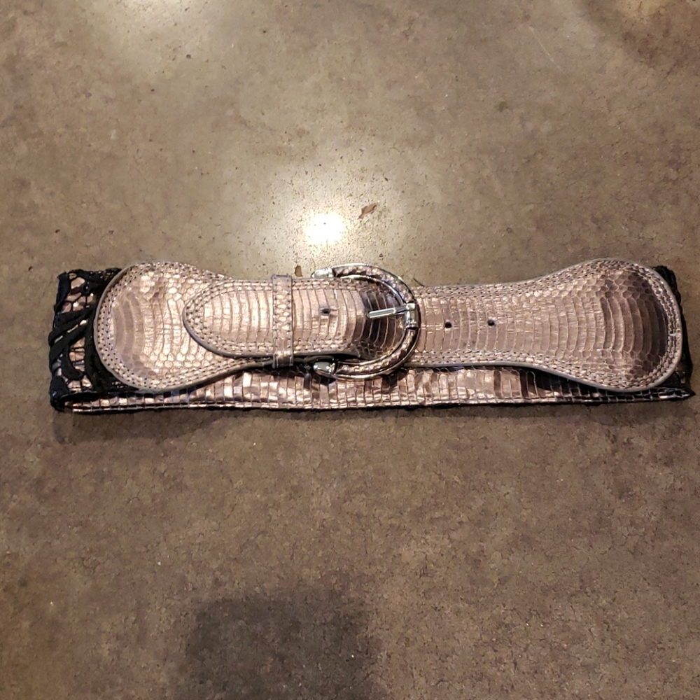 Lace Highwaisted Belt